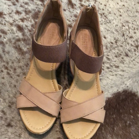 Kenneth Cole wedges - Picture 1 of 3
